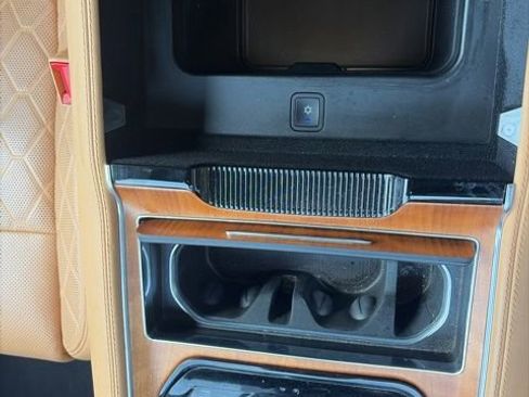 Used 2024 Jeep Grand Wagoneer Series III w/ HD Trailer Tow Package image 19