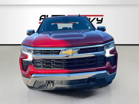 Used 2022 Chevrolet Silverado 1500 LT image 2