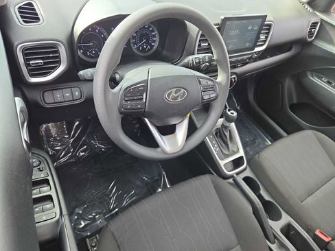 Used 2020 Hyundai Venue SE image 10