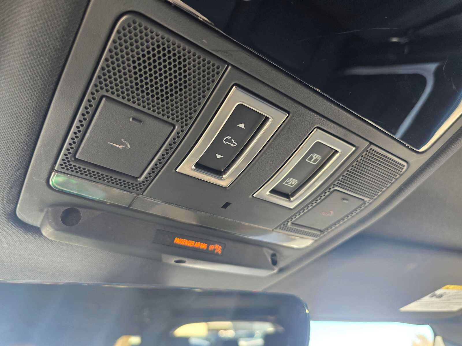 Used 2023 Land Rover Defender 130 SE AWD/4WD image 35
