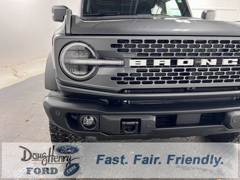 New 2025 Ford Bronco Badlands image 9