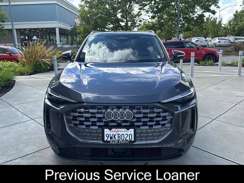 Used 2025 Audi Q5 Premium Plus w/ Premium Plus image 2