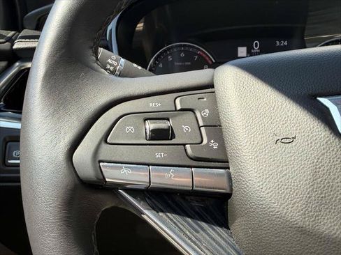 Used 2025 Cadillac XT6 Premium Luxury AWD/4WD image 25