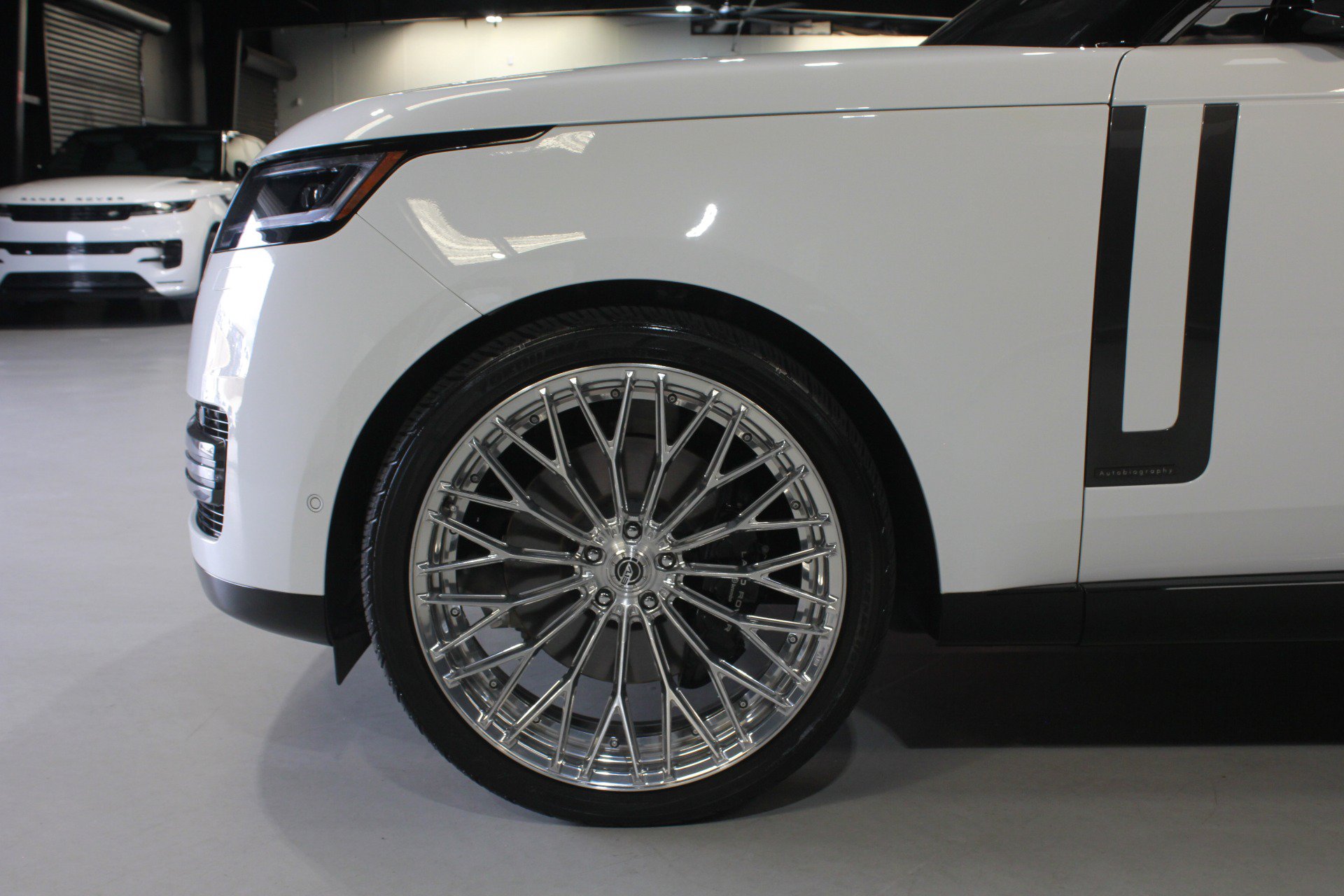 Used 2023 Land Rover Range Rover Long Wheelbase Autobiography AWD/4WD image 5