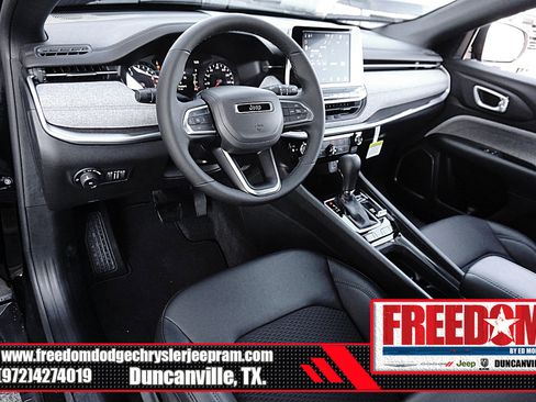 New 2026 Jeep Compass Latitude image 10