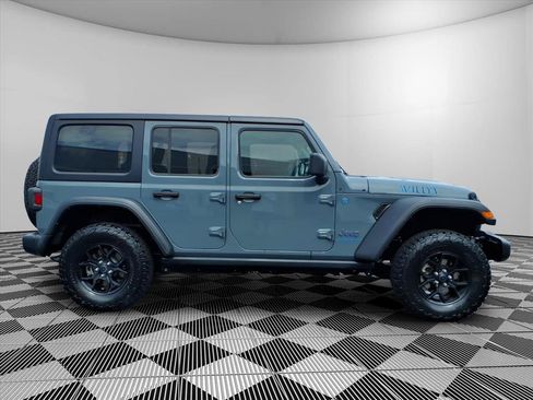 Used 2024 Jeep Wrangler Unlimited AWD/4WD image 30
