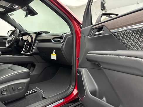 New 2026 GMC Acadia Denali w/ Super Cruise Package FWD image 37
