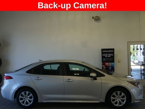 Used 2024 Toyota Corolla LE FWD image 2