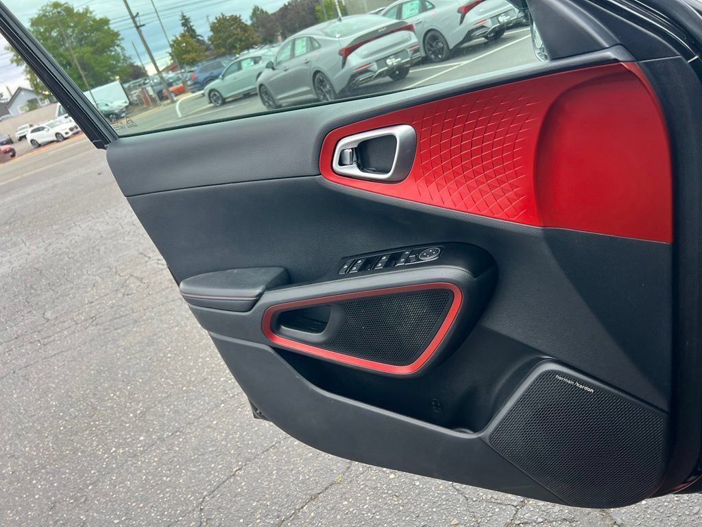 Used 2021 Kia Soul Turbo FWD image 19