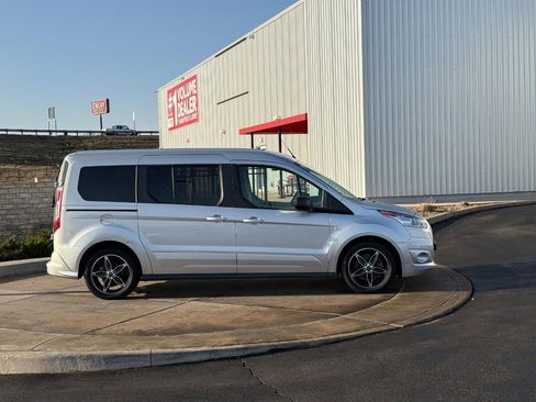 Used 2017 Ford Transit Connect XLT image 2