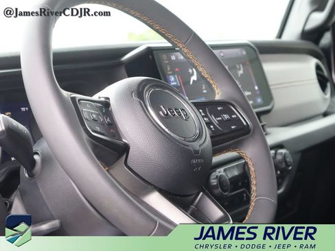 Used 2024 Jeep Wrangler Unlimited AWD/4WD image 24