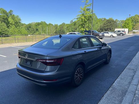 Used 2019 Volkswagen Jetta SE w/ Cold Weather Package image 7