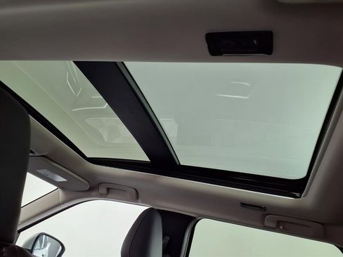 New 2025 Mitsubishi Outlander SE image 14