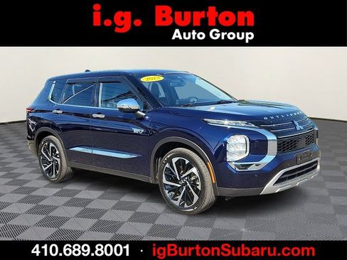 Used 2023 Mitsubishi Outlander SE AWD/4WD image 1