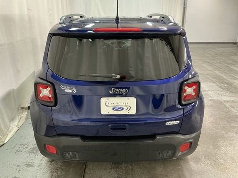 Used 2018 Jeep Renegade Latitude image 4