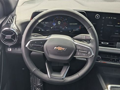 New 2025 Chevrolet Equinox LT w/ Safety and Technology Package AWD/4WD image 8