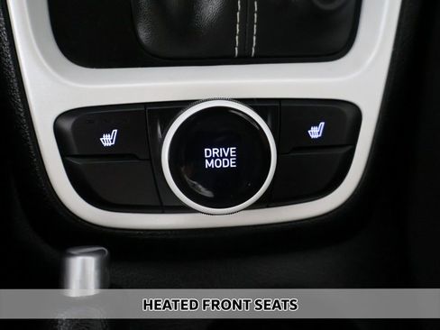 Used 2022 Hyundai Venue Limited FWD image 7
