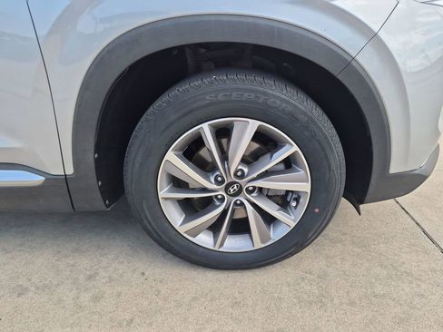 Used 2020 Hyundai Santa Fe SEL w/ Convenience Package FWD image 10