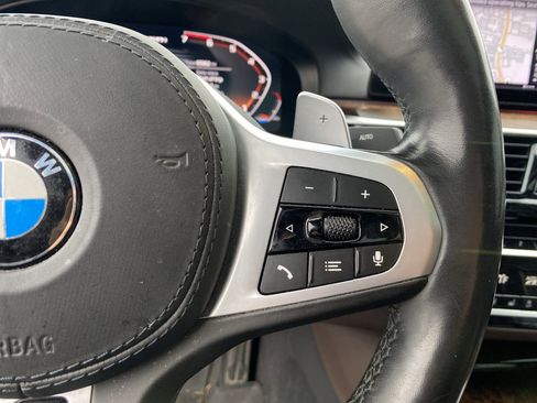 Used 2020 BMW M550i xDrive w/ Premium Package image 24