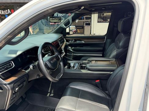 Used 2022 Jeep Grand Wagoneer Series II w/ Convenience Group III AWD/4WD image 14