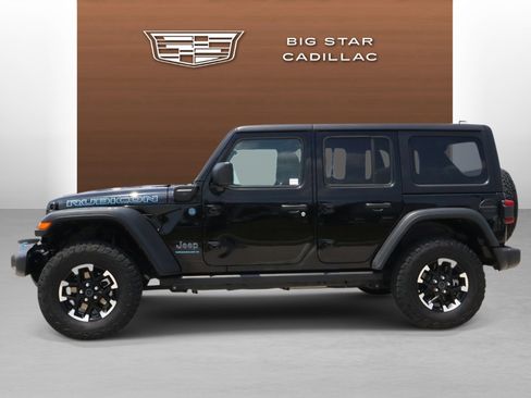 Used 2025 Jeep Wrangler Unlimited Rubicon 4xe w/ Convenience Group AWD/4WD image 2