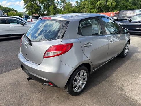 Used 2012 MAZDA MAZDA2 Sport FWD image 4