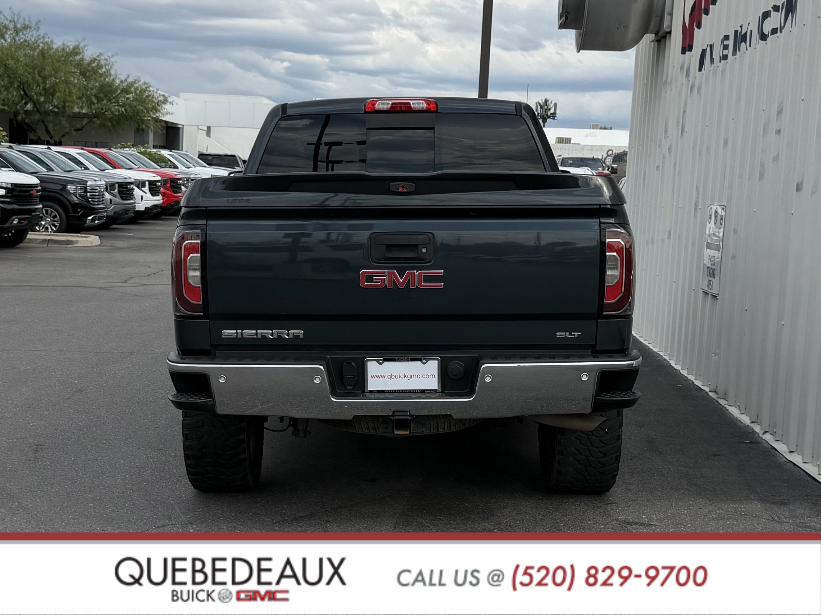 Used 2018 GMC Sierra 1500 SLT w/ Enhanced Driver Alert Package AWD/4WD image 3