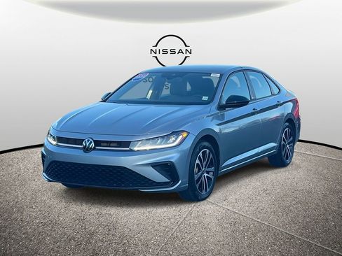 Used 2025 Volkswagen Jetta Sport image 4