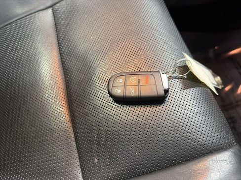 Used 2021 Jeep Grand Cherokee Limited w/ Luxury Group II image 28