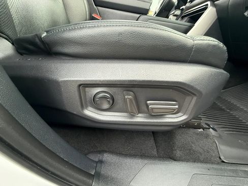 Used 2022 Toyota Tundra Limited AWD/4WD image 43