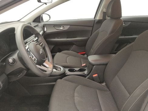 Used 2020 Kia Forte LXS FWD image 17