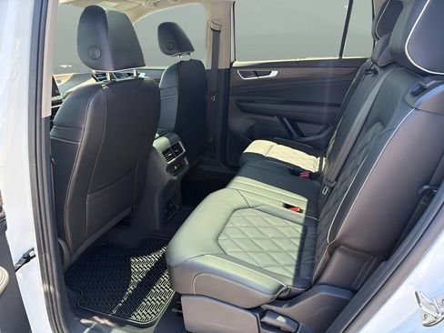 Used 2024 Volkswagen Atlas SEL Premium R-Line AWD/4WD image 23