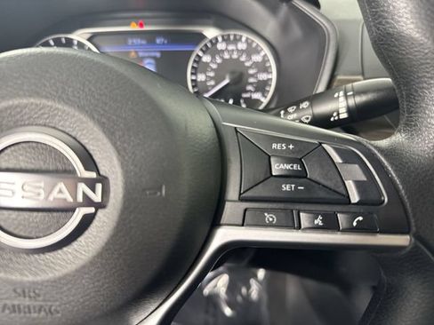 Used 2024 Nissan Altima 2.5 SV FWD image 13