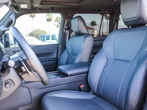 Used 2025 Lexus GX 550 w/ Cold Area Package AWD/4WD image 18