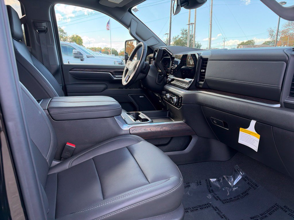 Used 2026 GMC Sierra 2500 SLT w/ SLT Premium Package AWD/4WD image 10