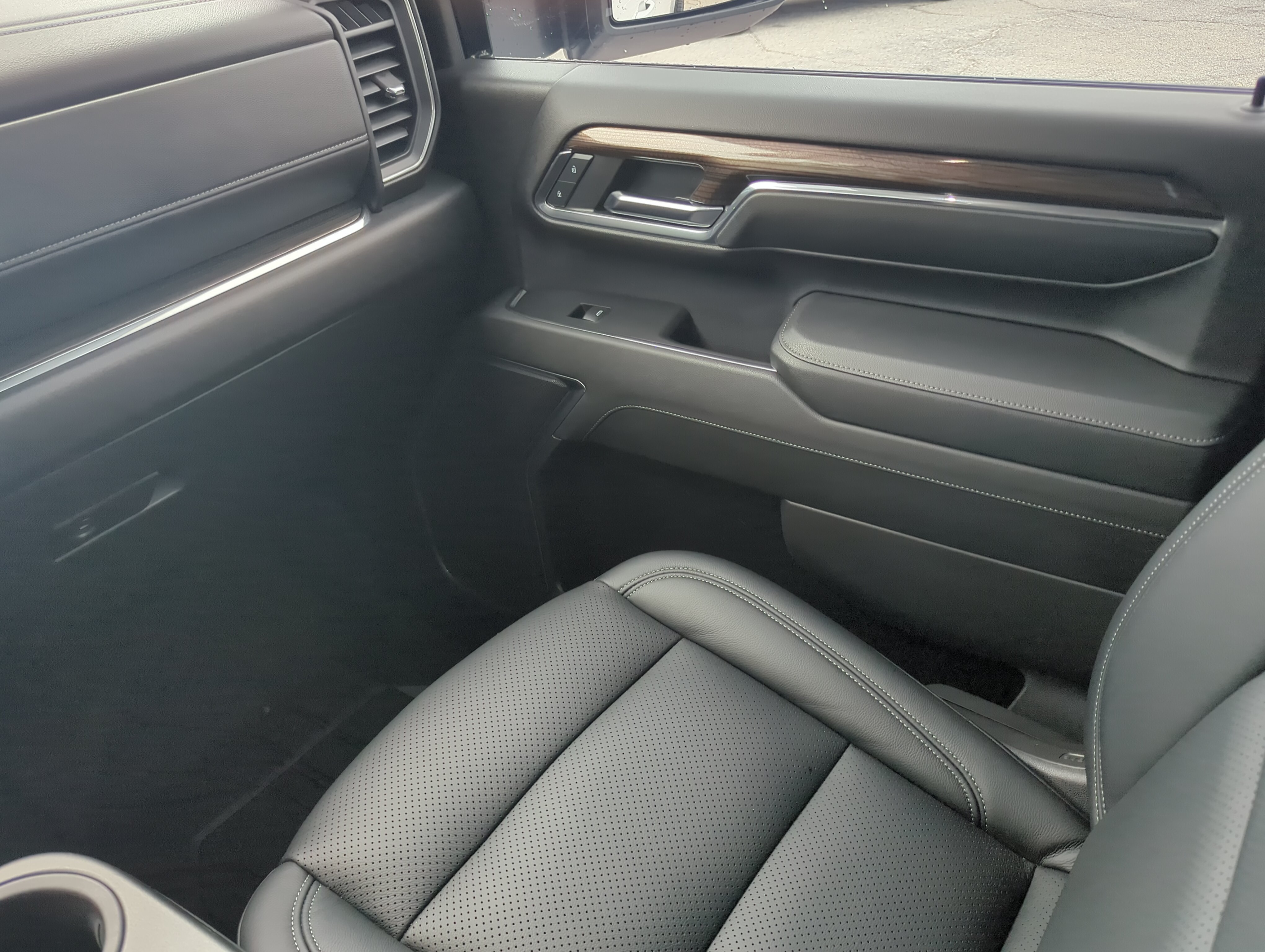 Used 2024 Chevrolet Silverado 2500 LT w/ All Star Edition AWD/4WD image 15