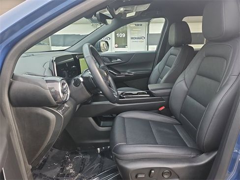 Used 2025 Chevrolet Equinox LT w/ Convenience Package II image 19