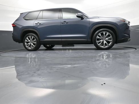 Certified 2024 Toyota Grand Highlander AWD image 30