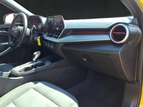 Used 2024 Chevrolet Trax RS w/ Driver Confidence Package FWD image 14