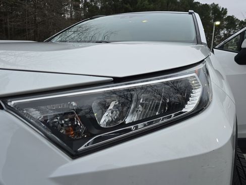 Used 2019 Toyota RAV4 XLE image 31