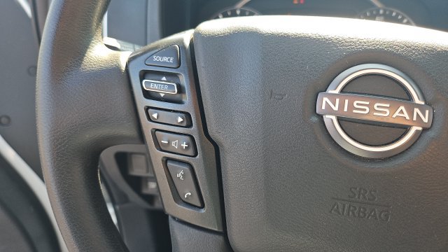 Used 2023 Nissan Frontier SV AWD/4WD image 9