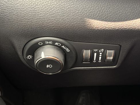 Used 2023 Jeep Compass Latitude AWD/4WD image 21