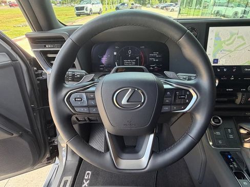 Used 2025 Lexus GX 550 w/ Cold Area Package AWD/4WD image 29
