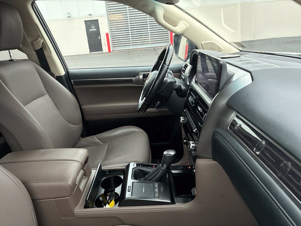 Used 2022 Lexus GX 460 Premium w/ Premium Plus Package AWD/4WD image 22