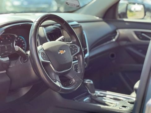 Used 2018 Chevrolet Traverse LT AWD/4WD image 11