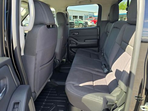 Used 2022 Nissan Frontier SV AWD/4WD image 12