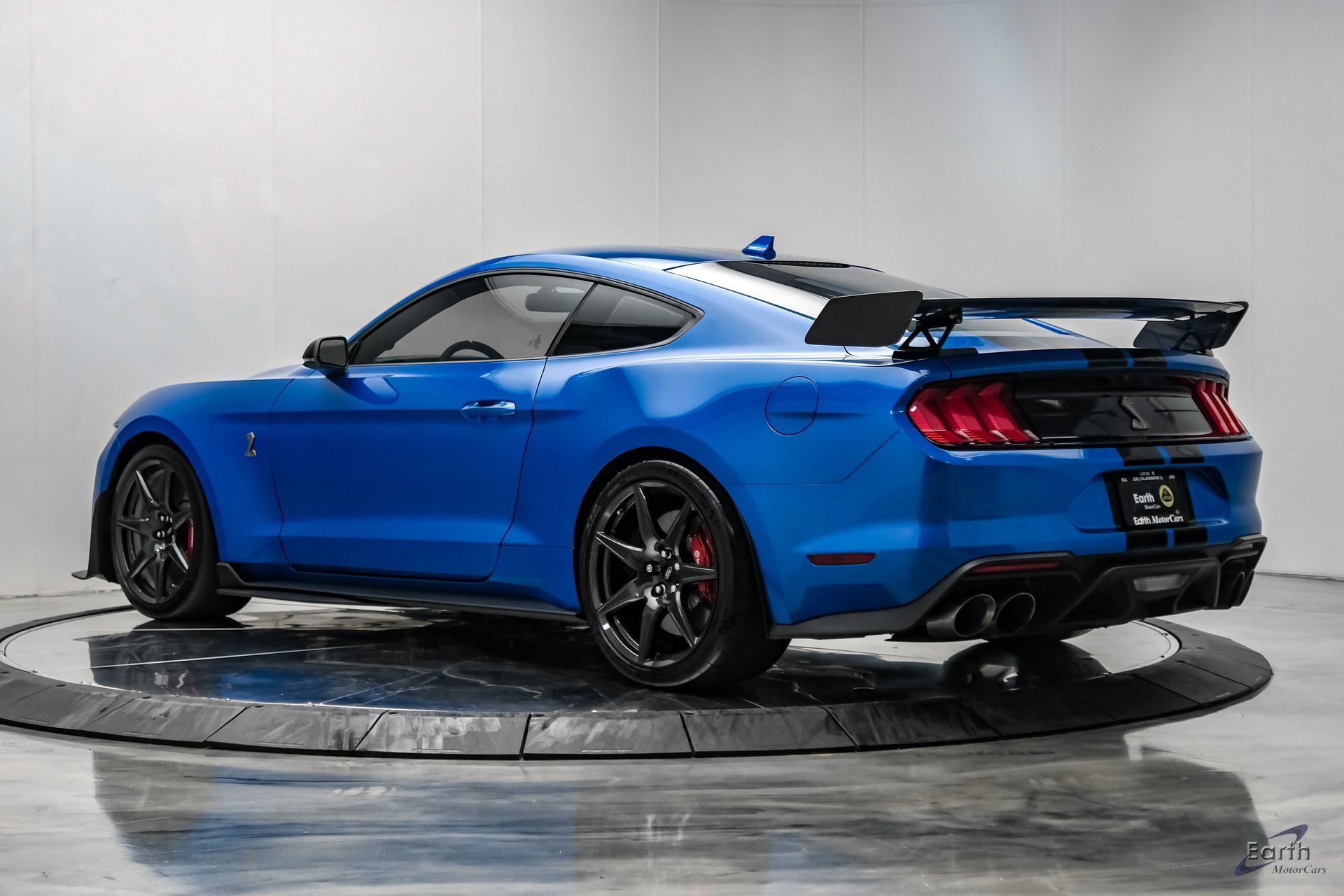 Used 2021 Ford Mustang Shelby GT500 w/ Carbon Fiber Track Pack RWD image 12