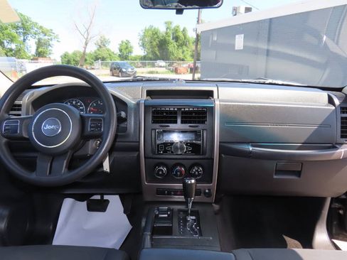 Used 2012 Jeep Liberty Sport AWD/4WD image 40