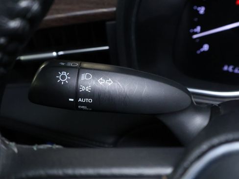 Used 2021 Toyota Avalon XLE image 22