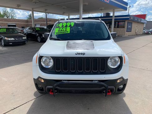 Used 2016 Jeep Renegade Trailhawk AWD/4WD image 3
